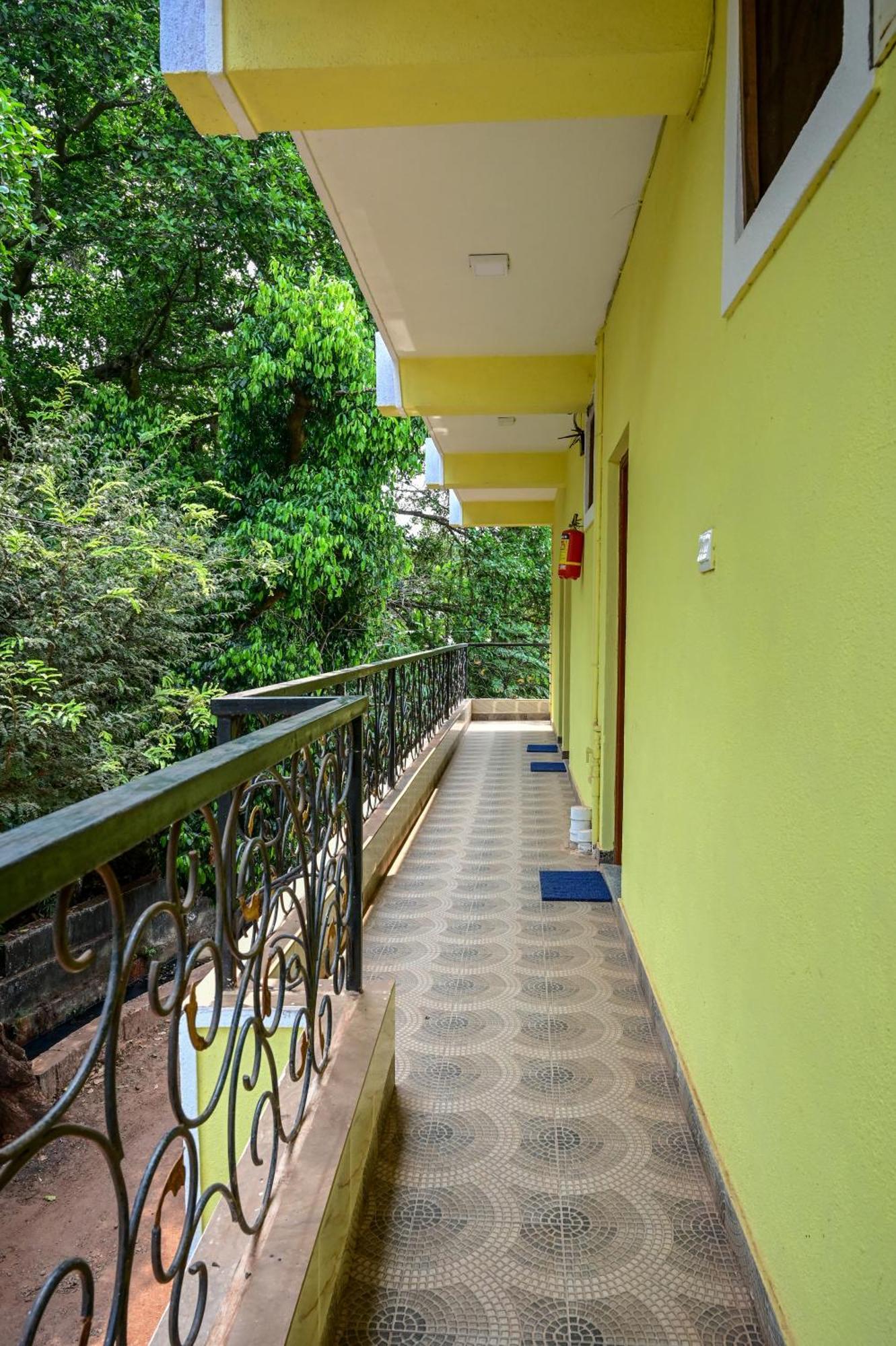 Green Field View Hotel Candolim Exterior foto